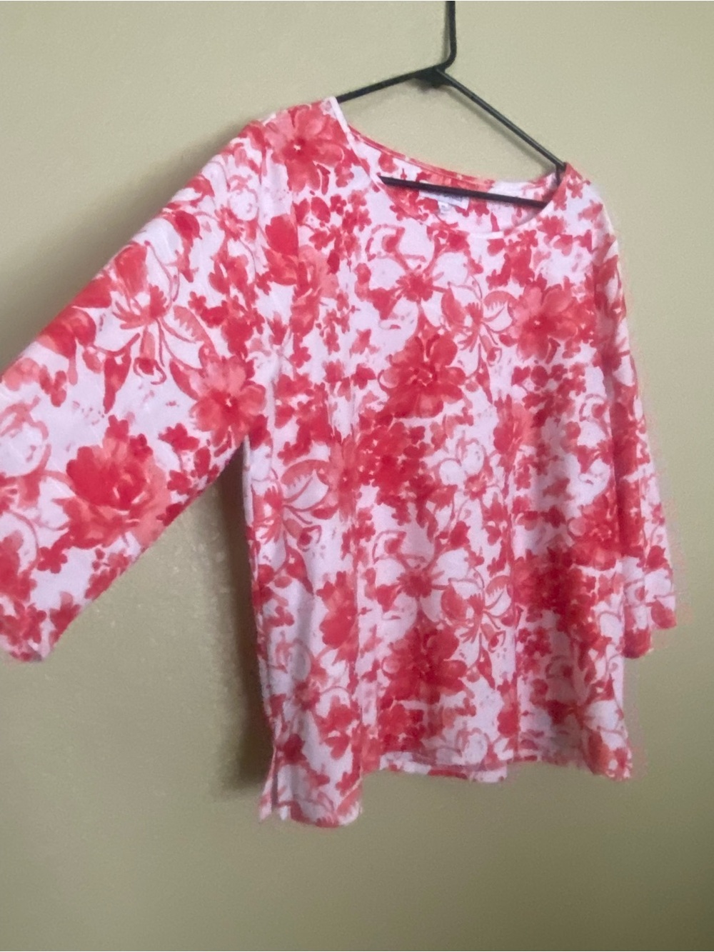 Floral Scoop-Neck Tunic in Coral and White